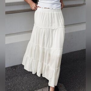Long white layered skirt NEW